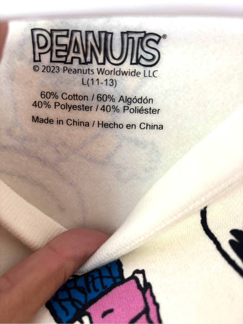 NWT Peanuts Snoopy & Friends White Sweatshirt Crewneck SZ L 11-13 Juniors - Picture 9 of 12